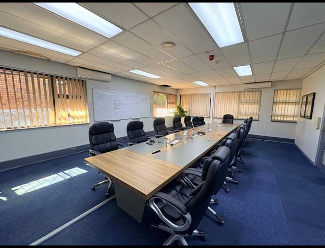 6,052M² OFFICE FOR SALE IN HALFWAY HOUSE
